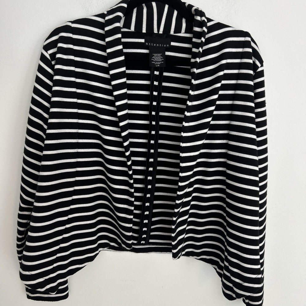 Attention Women's L Long Sleeve Black Stripe Open Front Cropped Collared Jacket